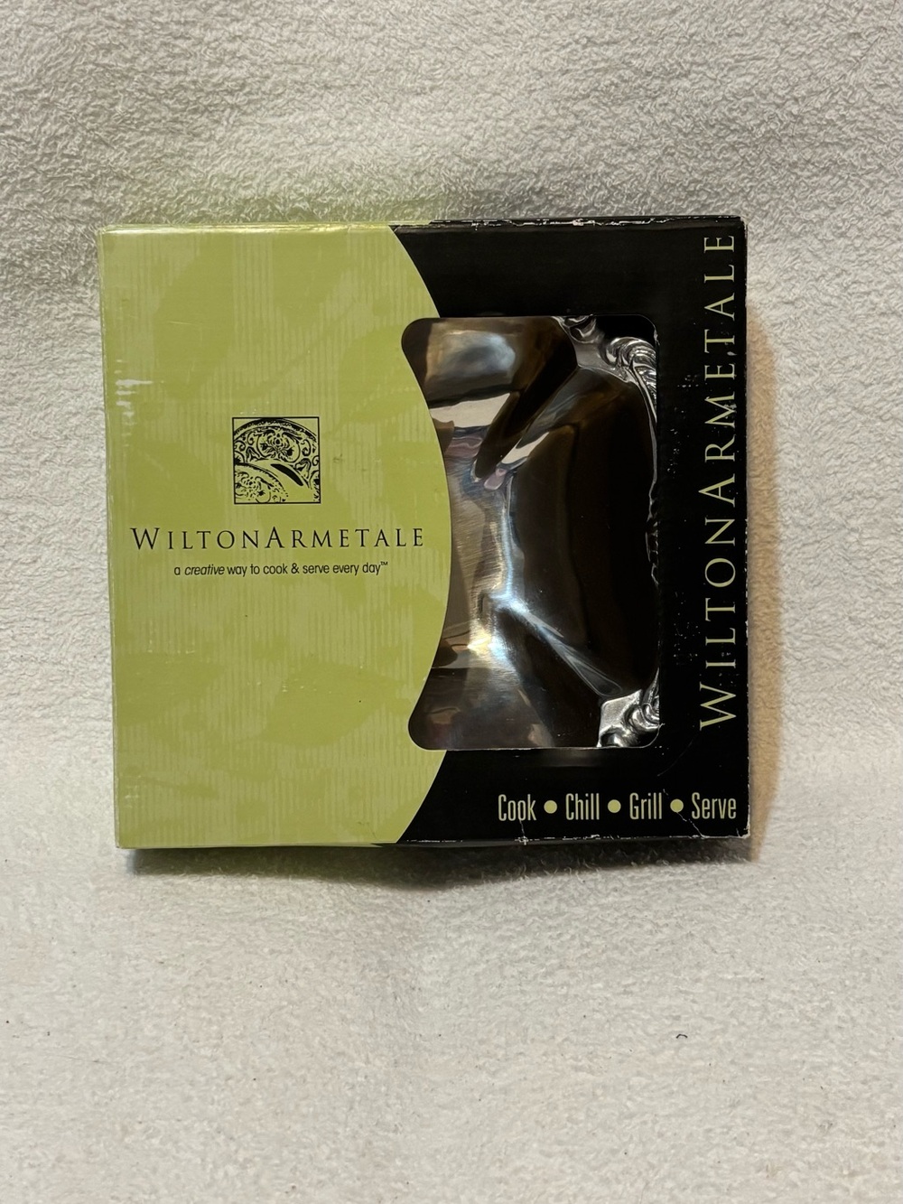 Wilton Armetale Silver Serving Bowl with Green and Black Box